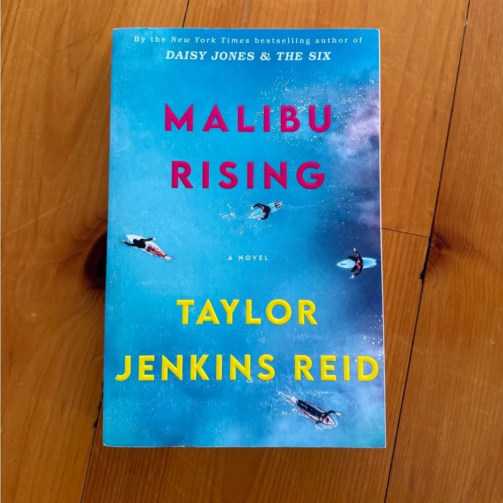 Malibu Rising Book - Picture 1 of 2